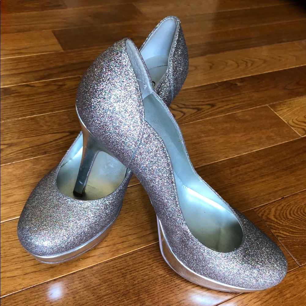 Guess women’s shoes, heels beautiful style/ colours